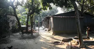 সংস্কারের অভাবে মানিকগঞ্জের আশ্রয়ণ প্রকল্পে মানবেতর জীবনযাপন বাসিন্দাদের